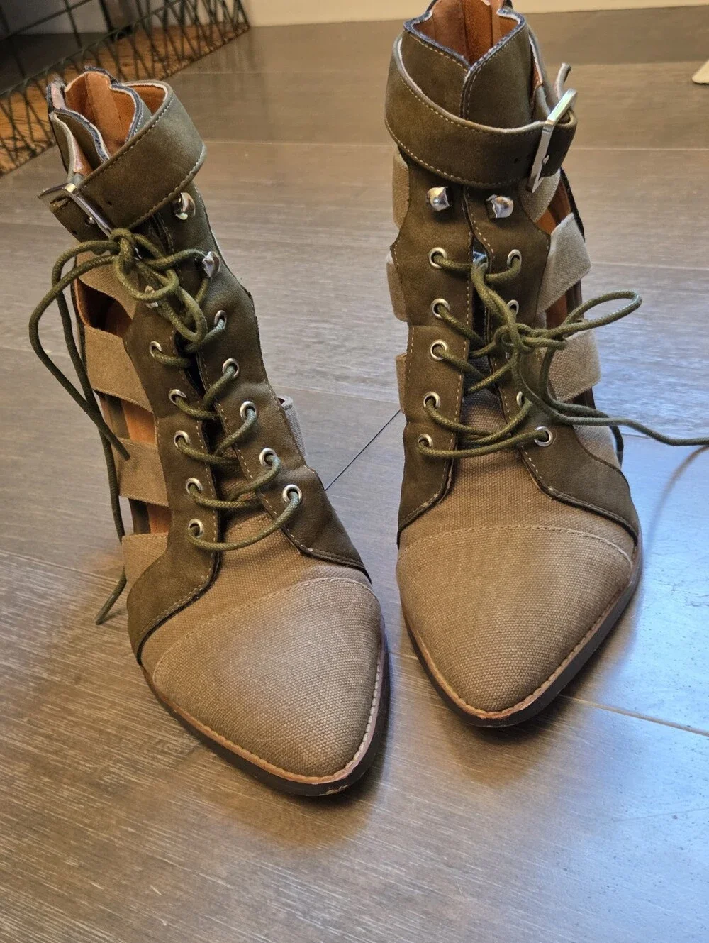 Free People Vegan Lace Up Cutout Ankle Booties Olive Canvas Block Heel EU 38 US - Picture 4 of 8